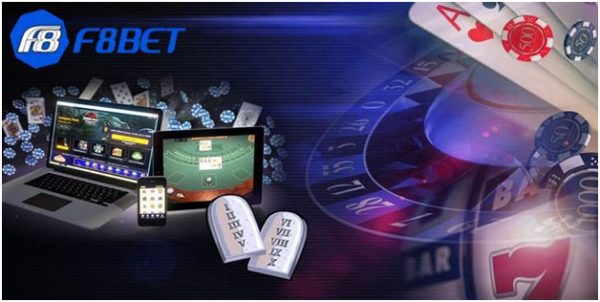 Đánh Bài Trực Tuyến An Toàn, Xanh Chín Cùng F8BET 2